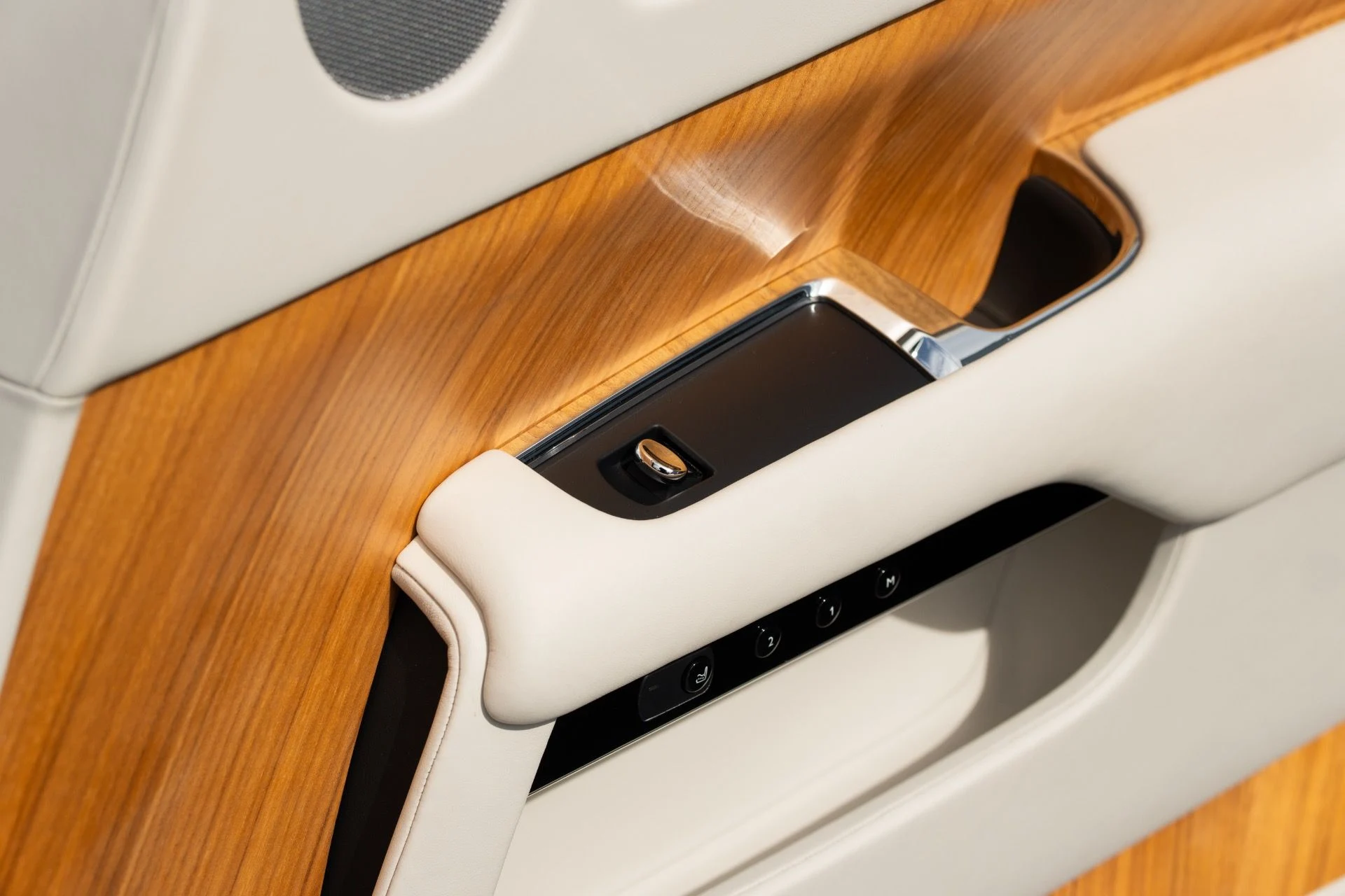 mph053_2314015517_Used_2016_Rolls_Royce_Wraith_1762887509_84e6c52abb