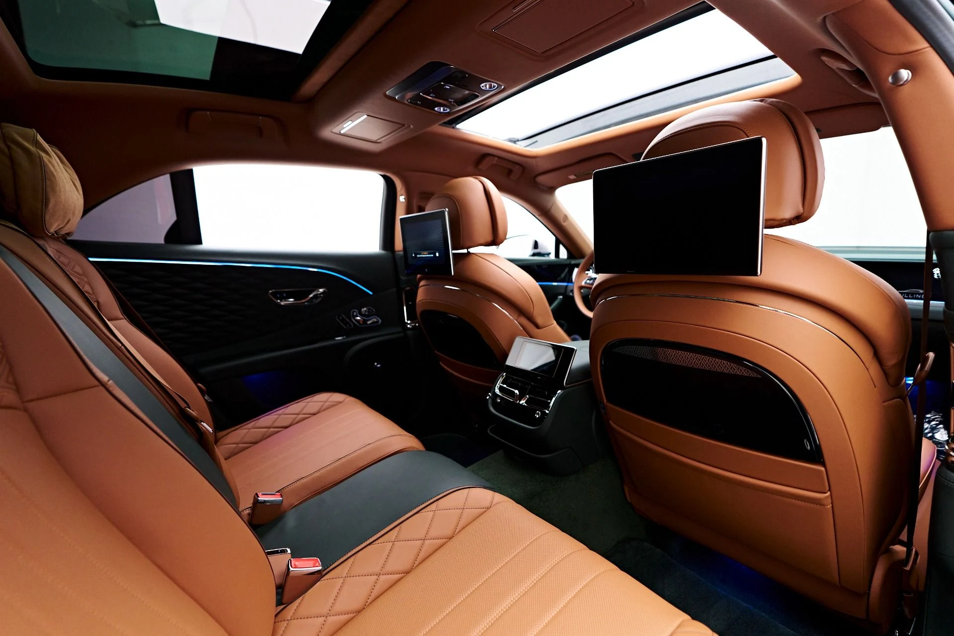 mph053_231641509_Used_2024_Bentley_Flying_Spur_Mulliner_W12_1756173526_dc84d06326