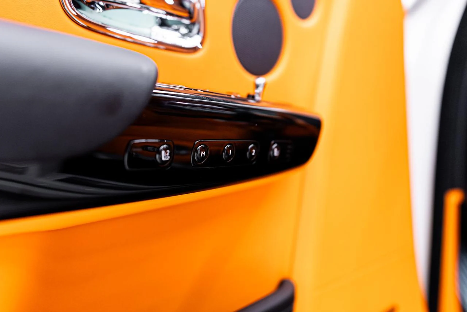 mph053_2336821447_2be3d13d0dcc8636779834b1fadfce2b_cac004050d