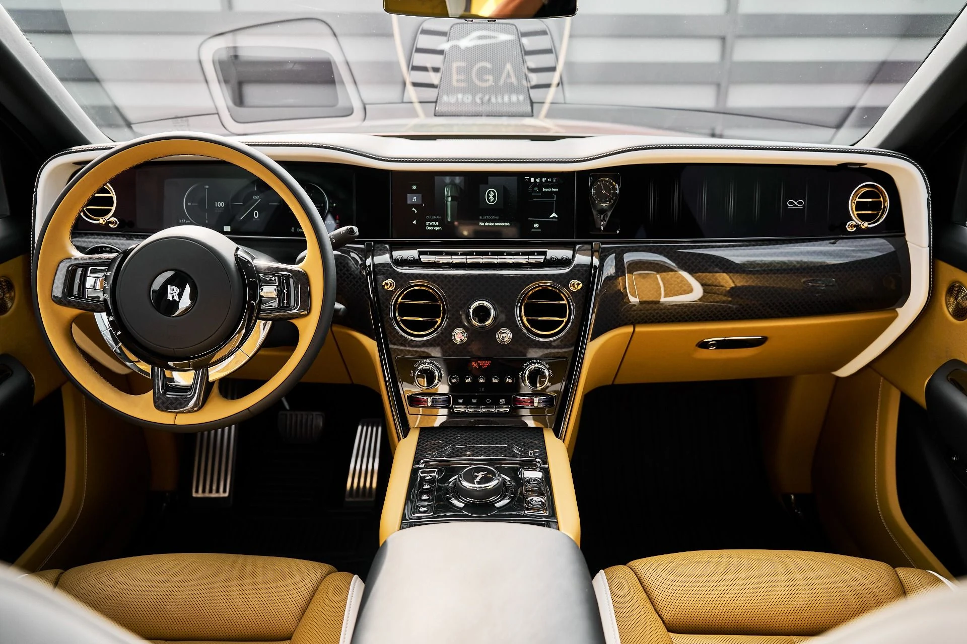 mph053_2338920672_Used_2026_Rolls_Royce_Cullinan_Black_Badge_1776556078_984526448a