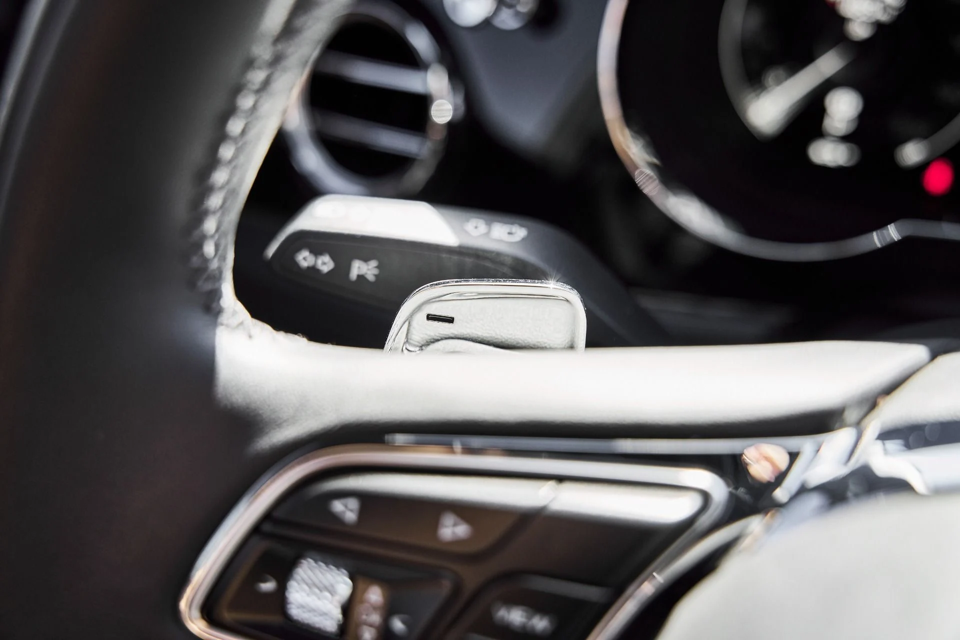 mph053_2340956923_Used_2022_Bentley_Bentayga_S_1781229482_ccd69d4311