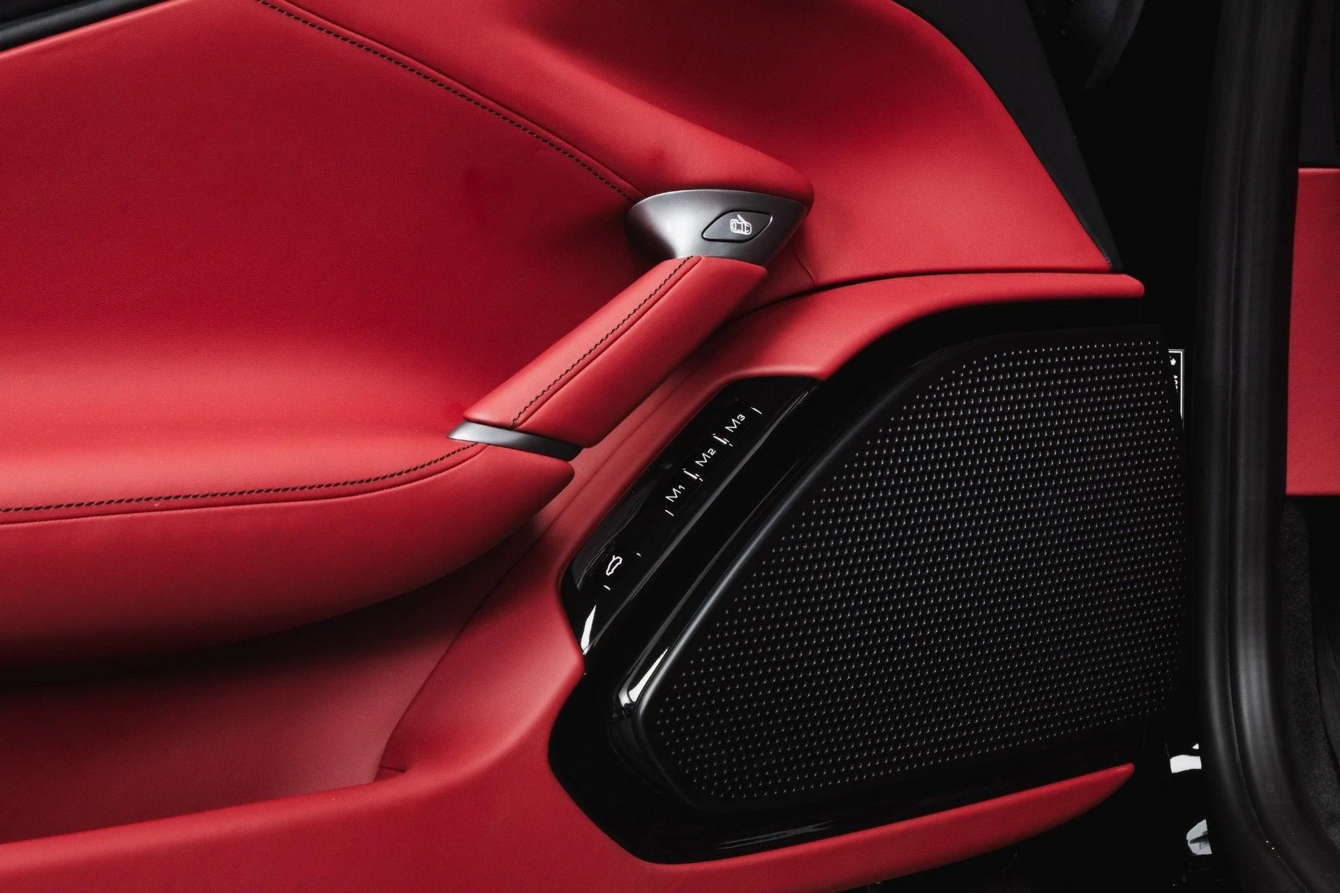 mph053_2368813954_Used_2024_Ferrari_Roma_Spider_1777350163_7192bd7ec4