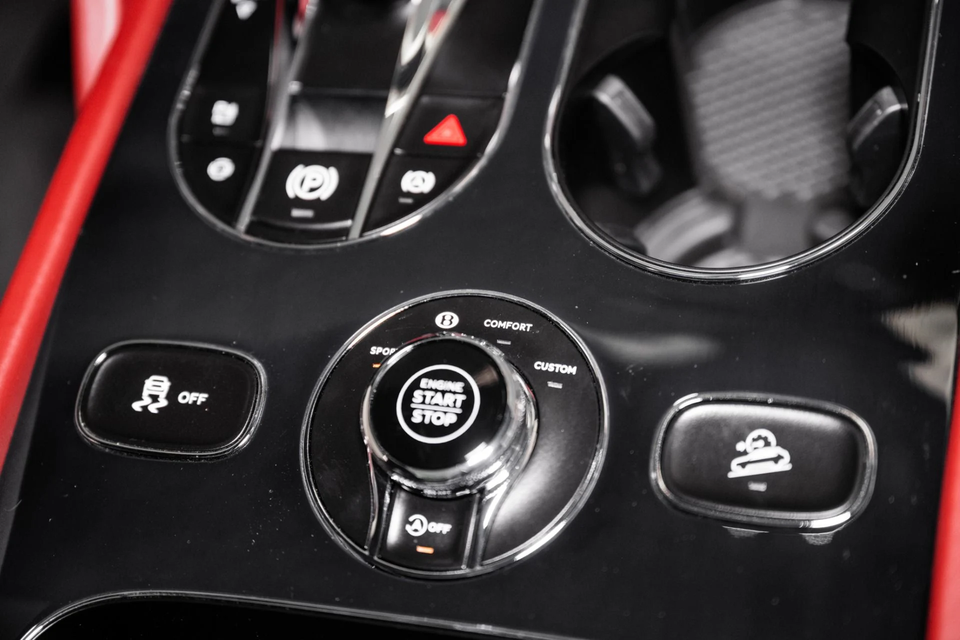 mph053_23932976_New_2025_Bentley_BENTAYGA_EWB_AZURE_V8_Azure_V8_1749659689_0774bb97ef