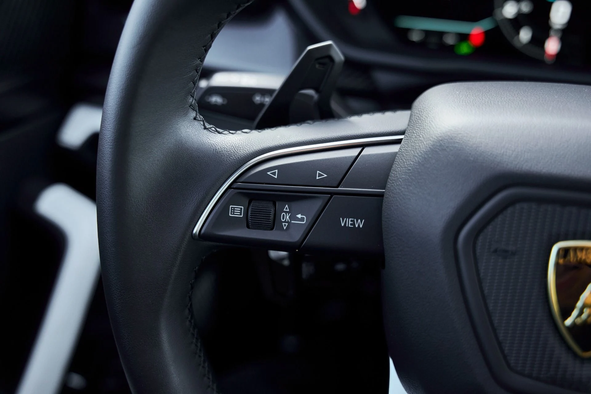 mph053_2399680046_Used_2025_Lamborghini_Urus_SE_1767720907_f499b34724