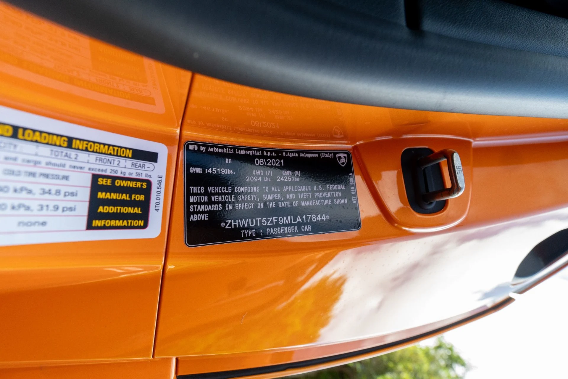 mph053_2403391478_Used_2021_Lamborghini_Huracan_EVO_Spyder_1775496293_51c1c94f8c