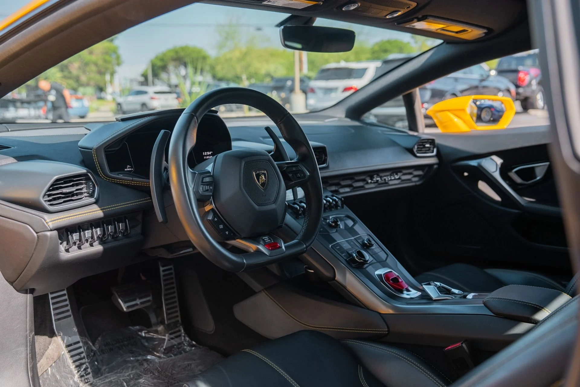 mph053_2419360527_Used_2018_Lamborghini_Huracan_LP_580_2_1762289036_b8bcd10f16