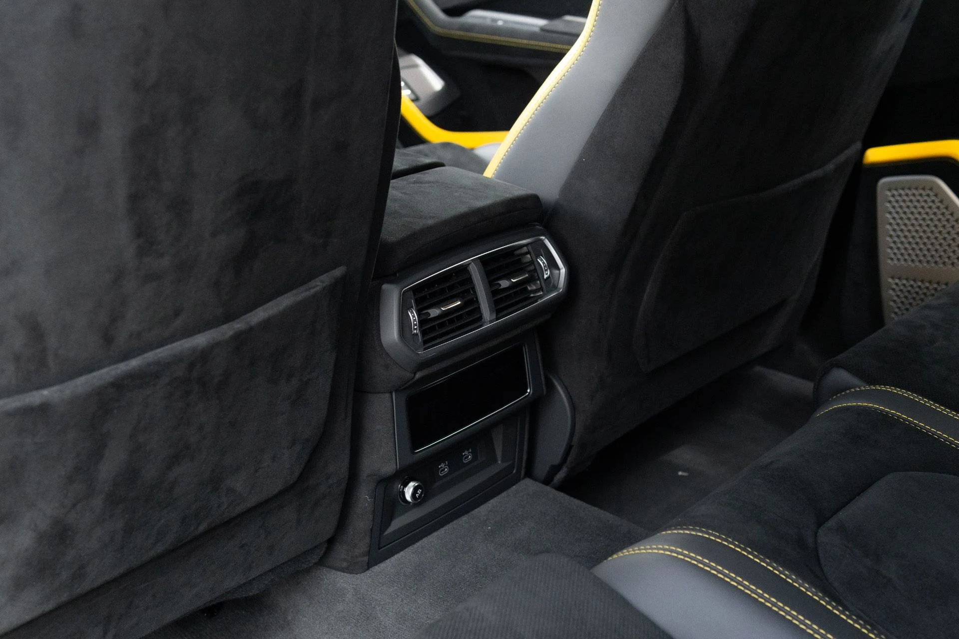 mph053_2443246798_Used_2024_Lamborghini_Urus_Performante_1773952170_7f6a57806d