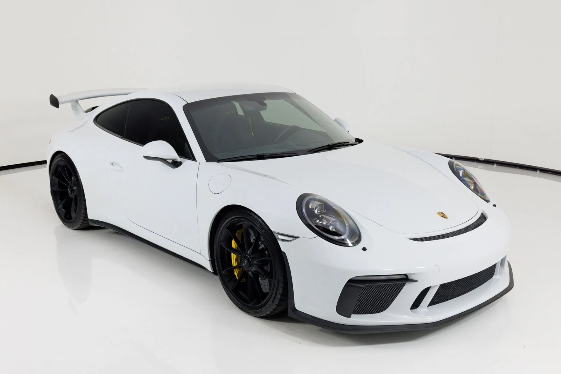 mph053_2471616541_Used_2018_Porsche_911_GT_3_1782317509_ad12b93af8