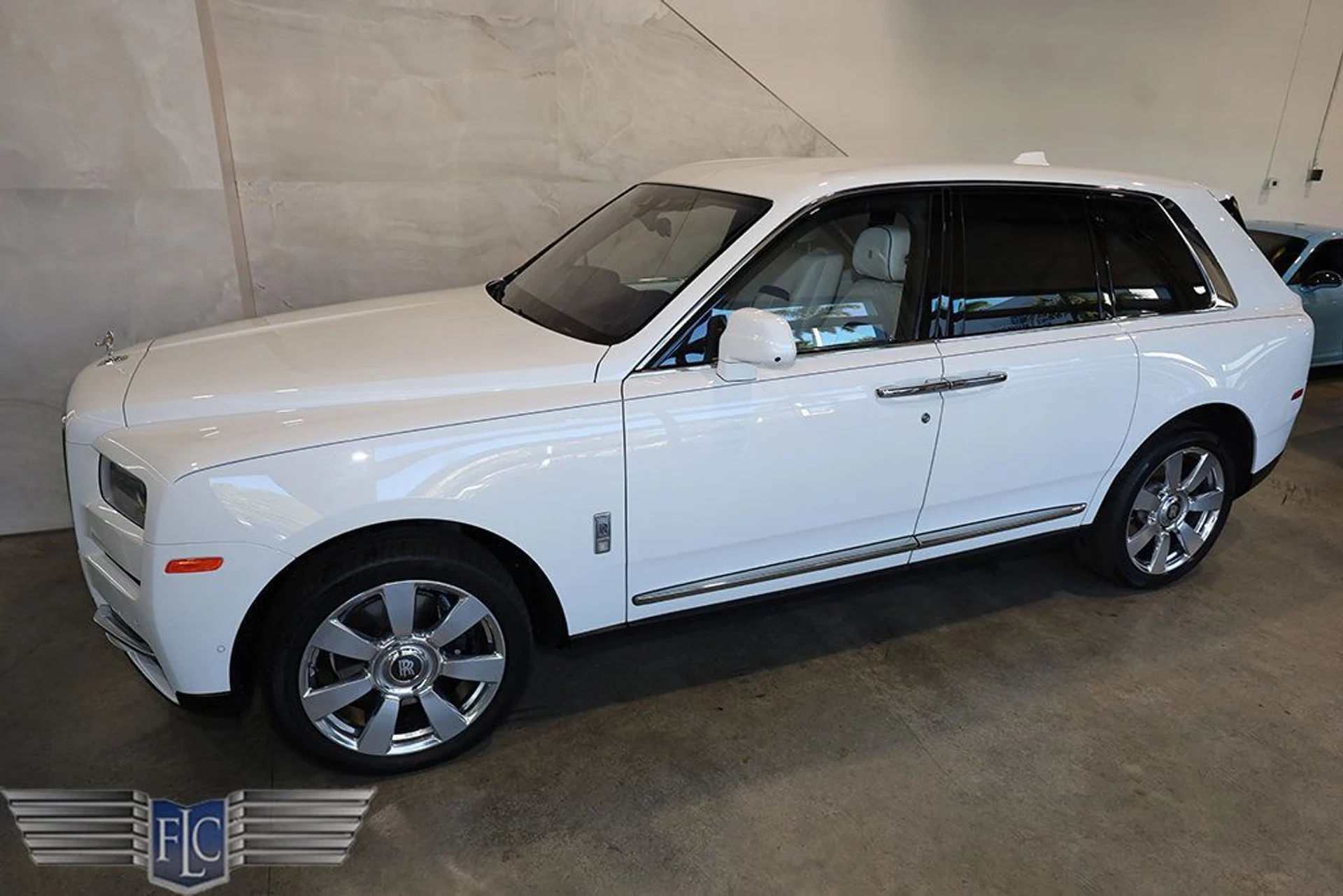 mph053_2491171947_used_2021_rolls_royce_cullinan_sportutility_9689_22989825_54_1024_c0519ef5f8