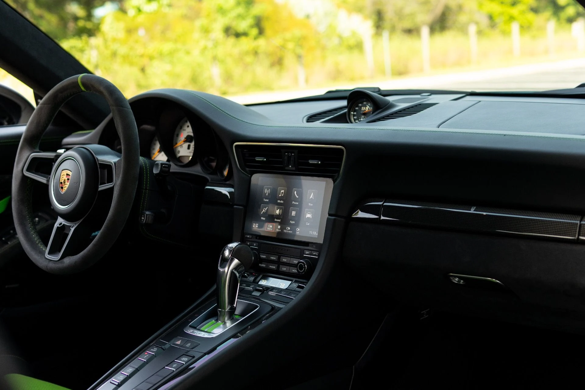 mph053_2509504407_Used_2019_Porsche_911_GT_3_RS_1765832449_33193cd40d