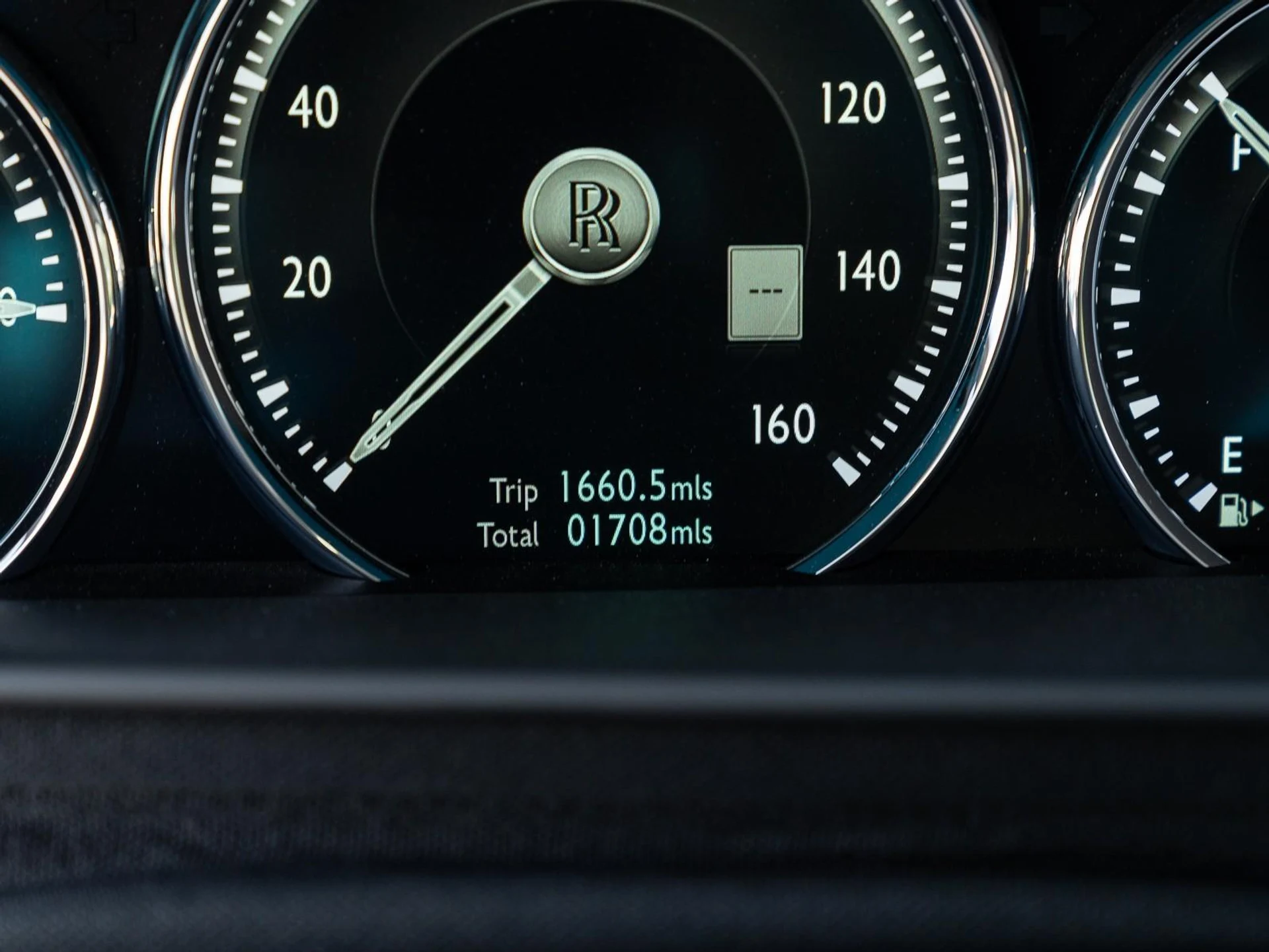 mph053_2512191190_Used_2023_Rolls_Royce_Cullinan_1761685705_4a9894fdbc