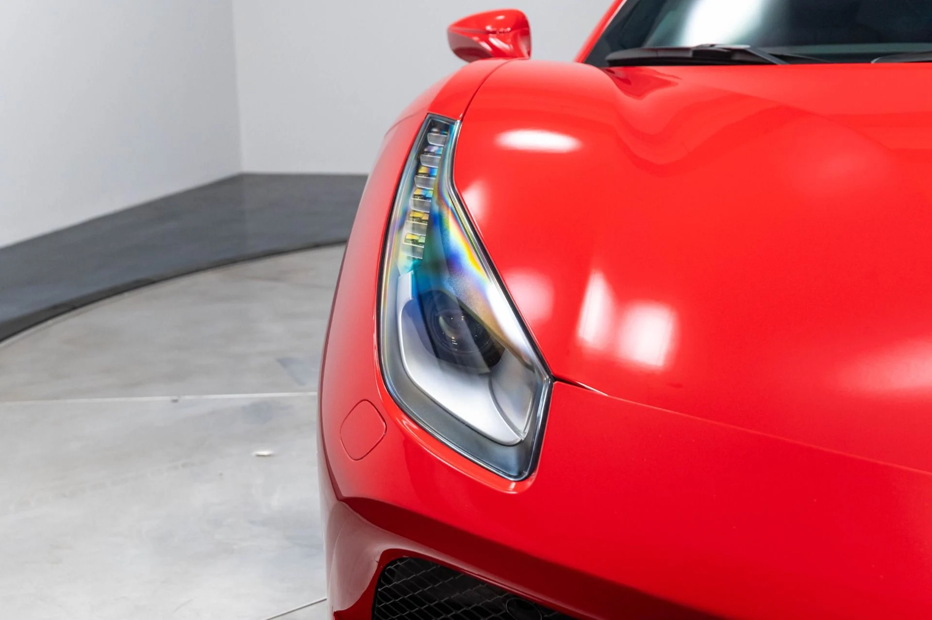 mph053_252018224_Used_2018_Ferrari_488_GTB_1786120239_bccd3e1e7a