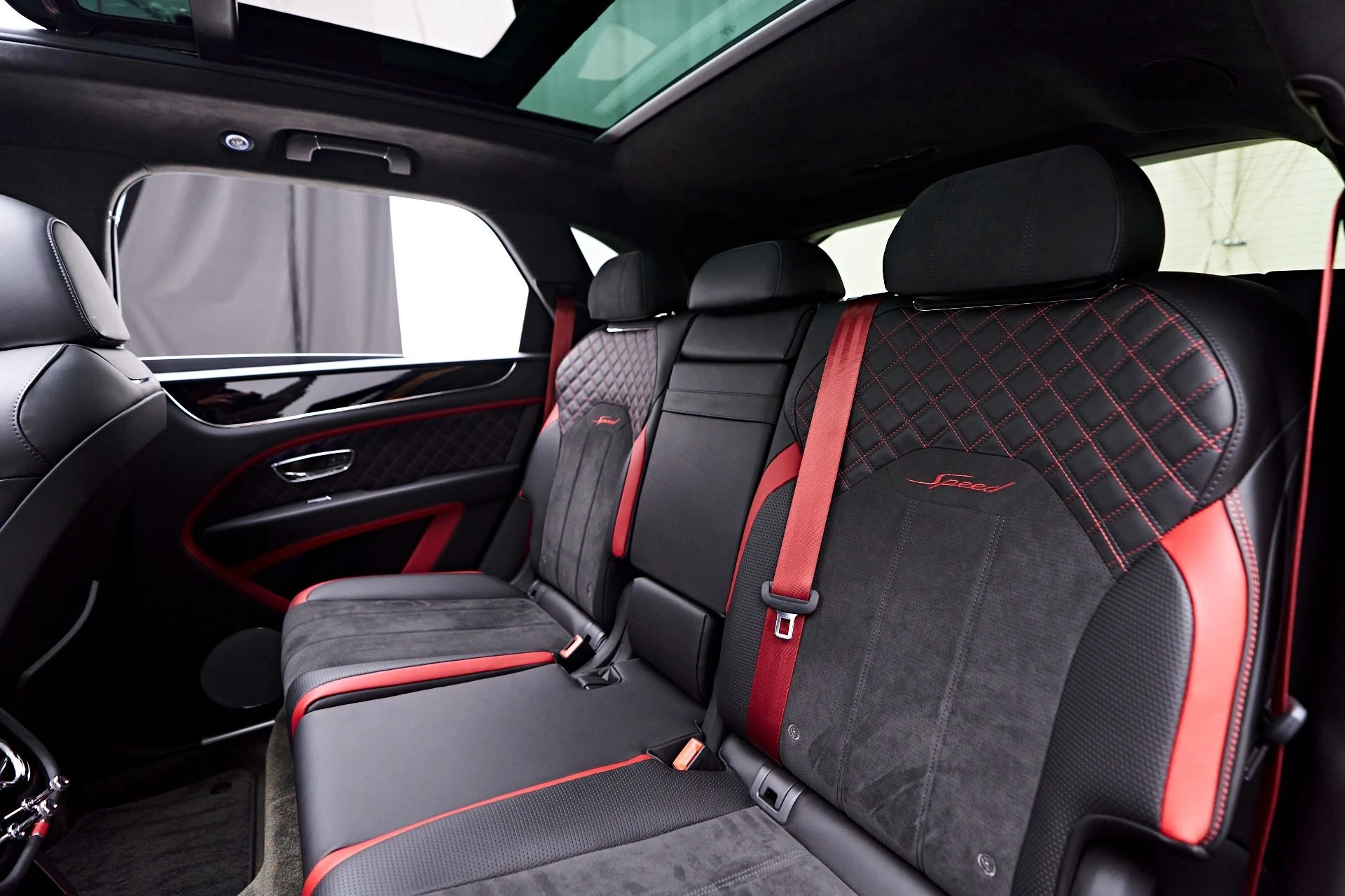 mph053_2554801960_Used_2021_Bentley_Bentayga_Speed_1752368507_156bfc6e97