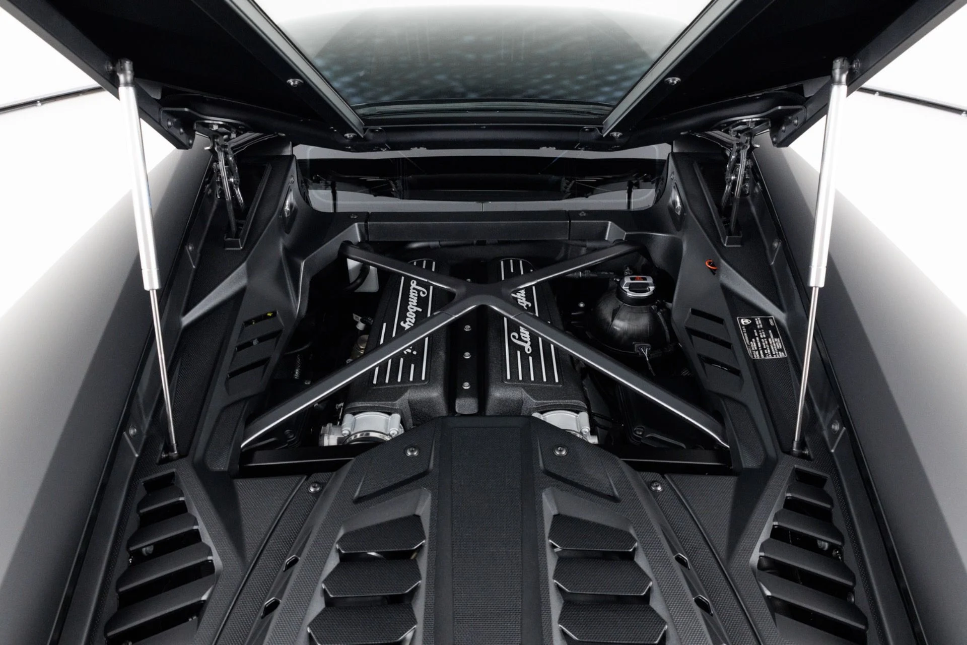 mph053_2556162140_Used_2023_Lamborghini_Huracan_EVO_1790005635_62ec870994