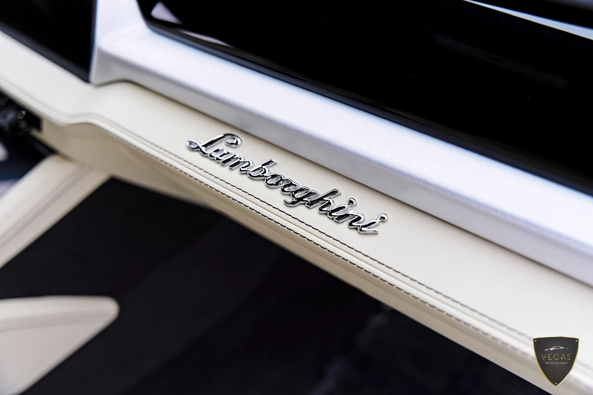 mph053_257977144_Used_2026_Lamborghini_Urus_SE_1783419708_02cbec393a