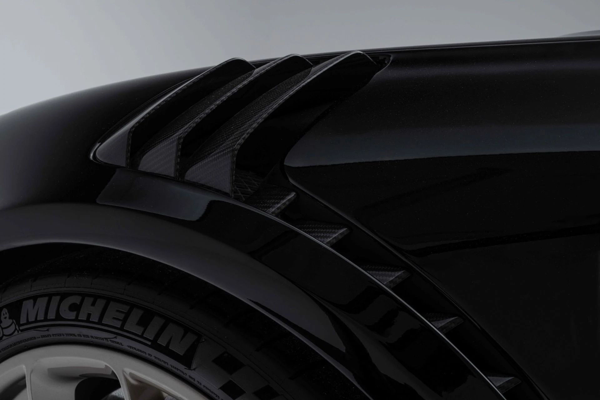 mph053_2592371663_Used_2018_Porsche_911_GT_2_RS_1774025669_3ec8087bcc