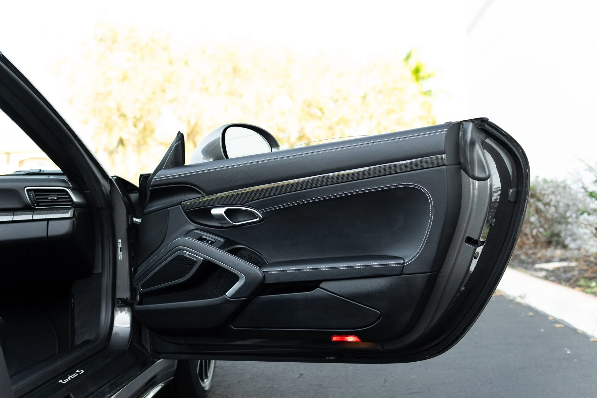 mph053_2606226005_Used_2019_Porsche_911_Turbo_S_1766778415_b75ad9989d