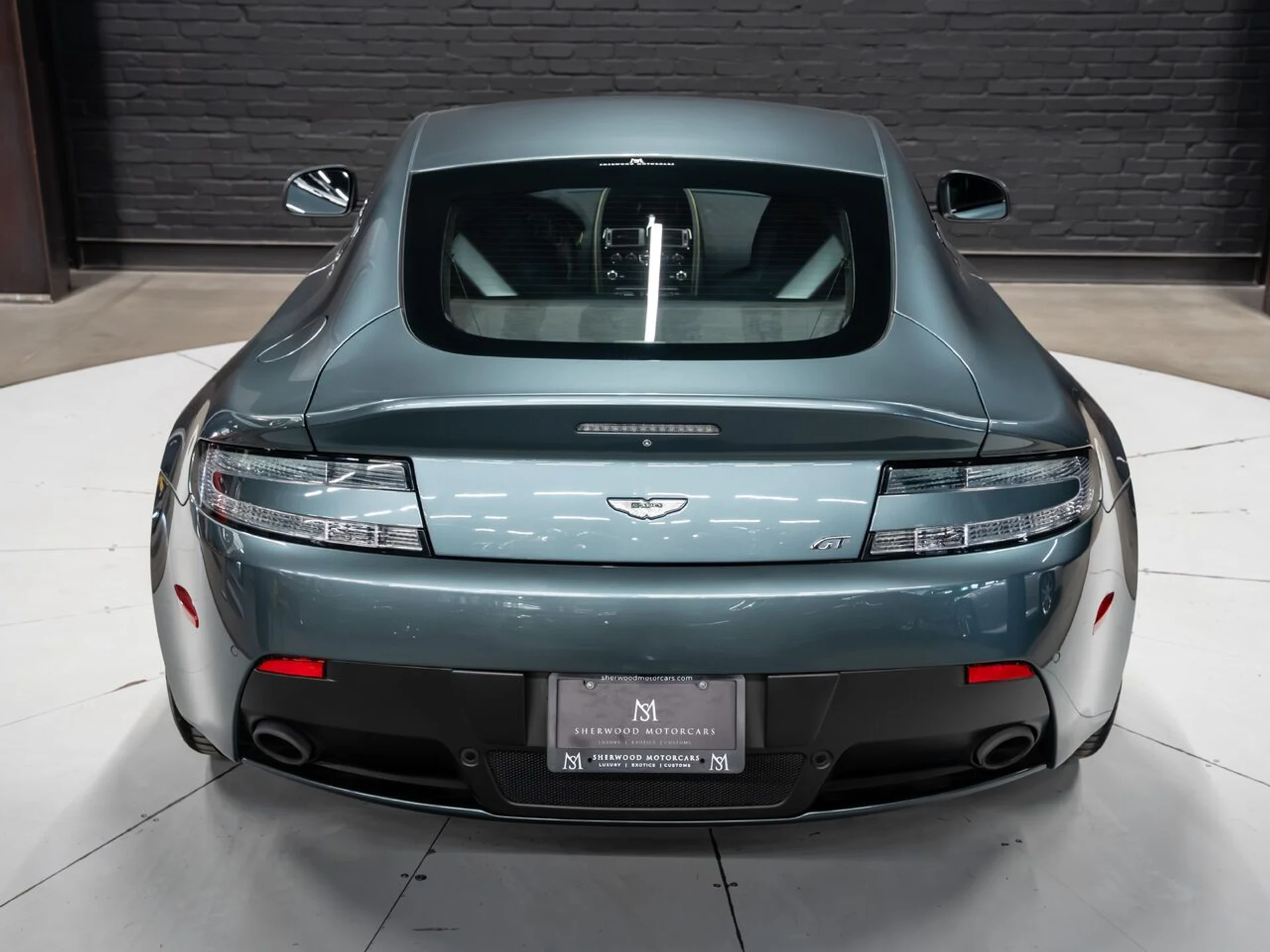 mph053_2618293392_aston_martin_v8_vantage_2015_576a1db130