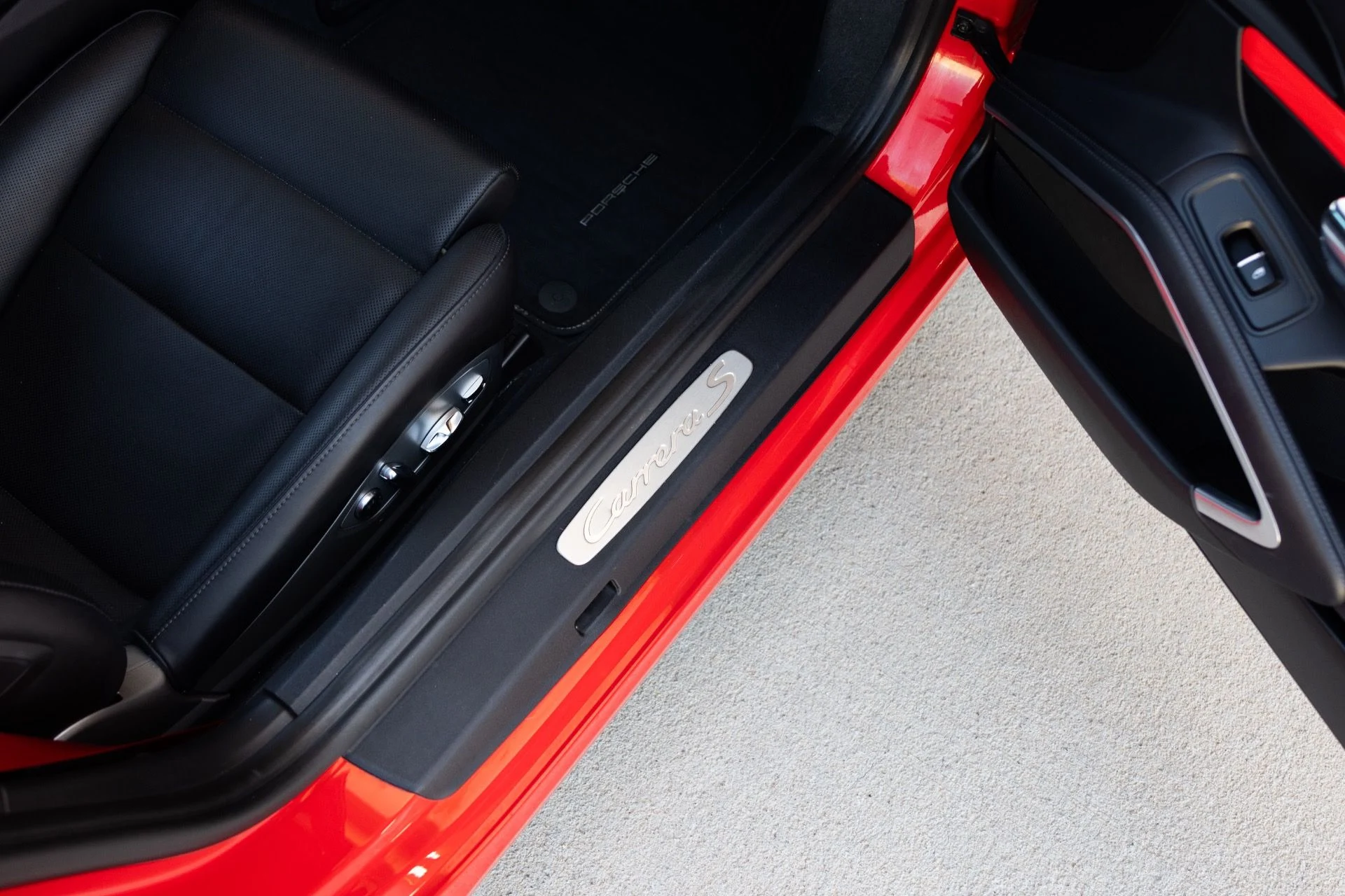 mph053_2638741796_Used_2018_Porsche_911_Carrera_S_1791833797_21b88e159f
