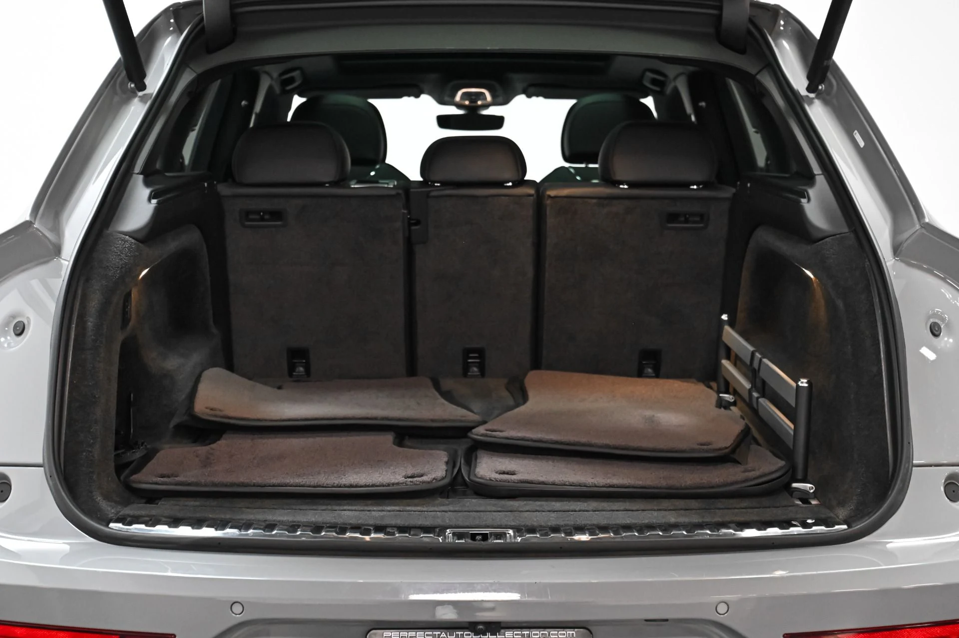 mph053_2645667538_Used_2022_Bentley_Bentayga_Speed_1758039444_be215402f0