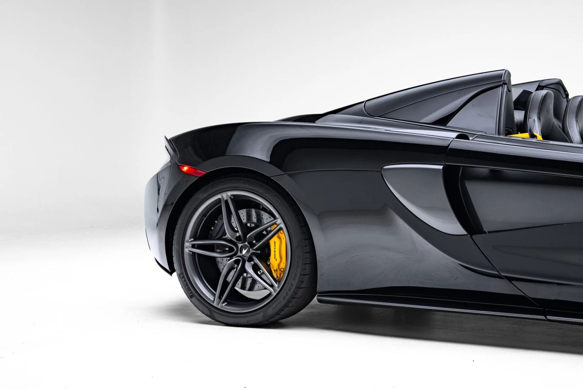 mph053_2653589791_Used_2019_Mc_Laren_570_S_Spider_1771457585_7ce18c0b47