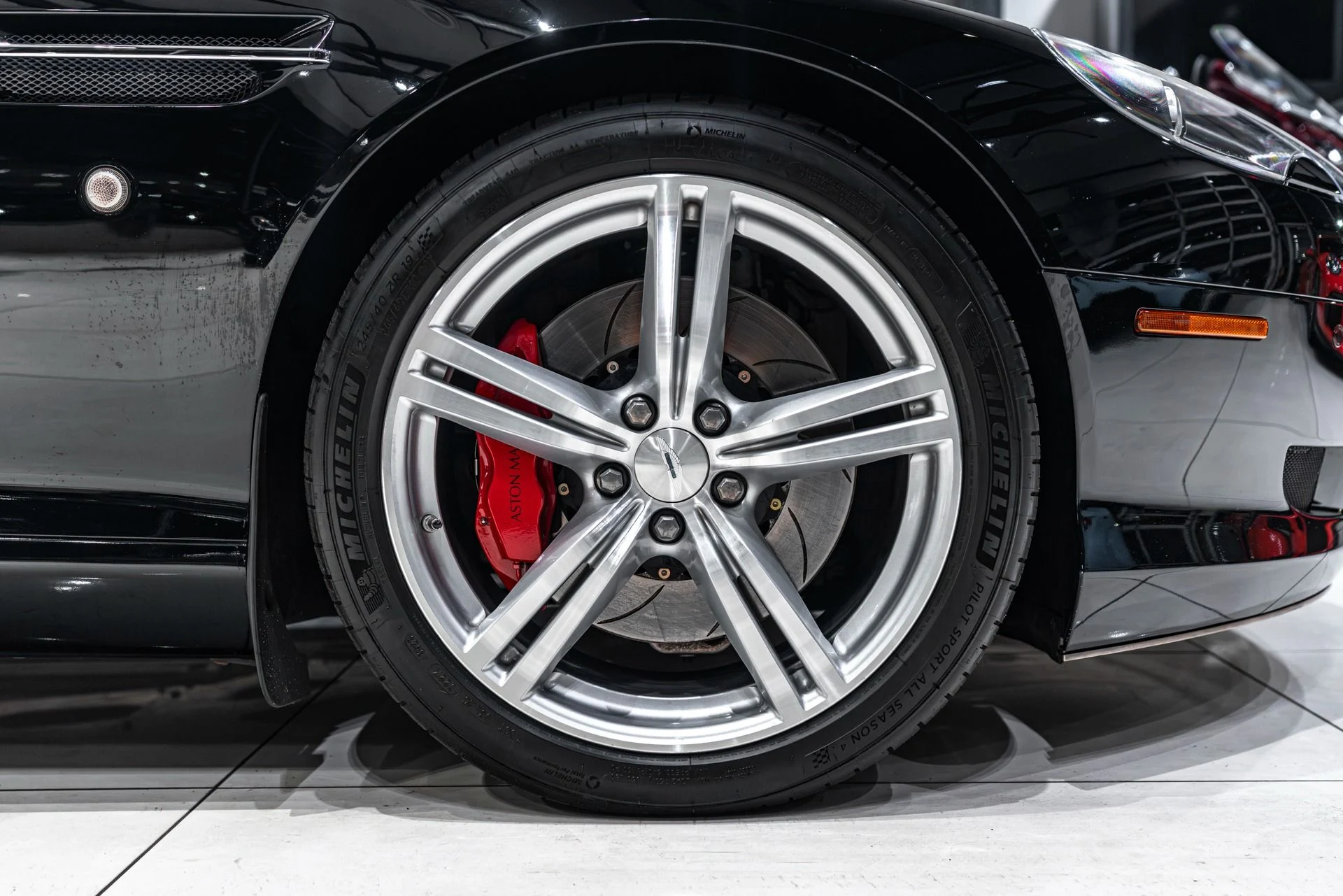 mph053_2669155246_13205_p54_l_e283e67d20