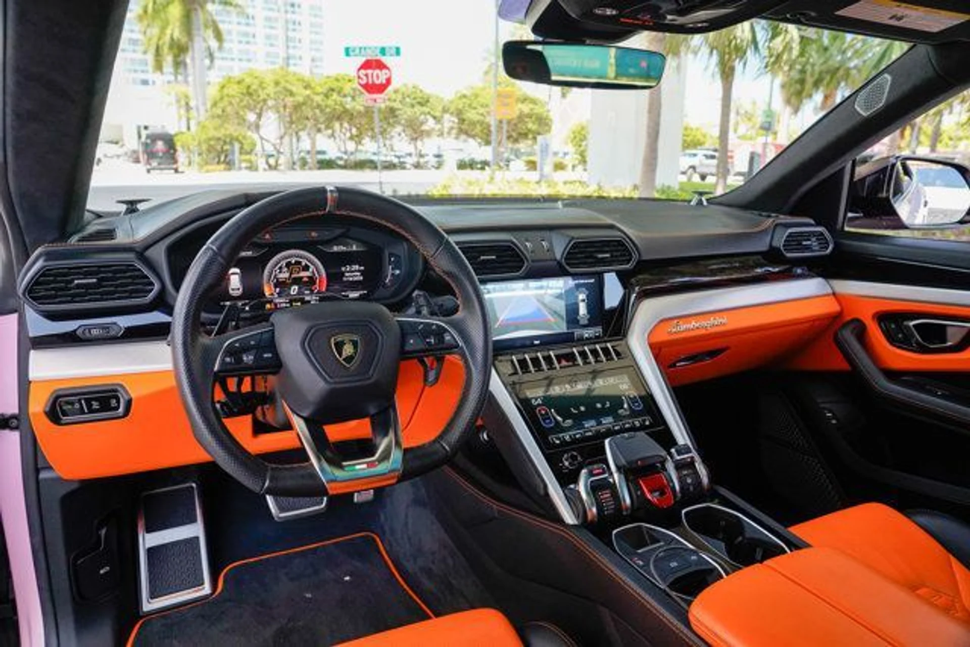 mph053_2673991519_used_2021_lamborghini_urus_awd_14354_22713615_54_640_1fca13a986