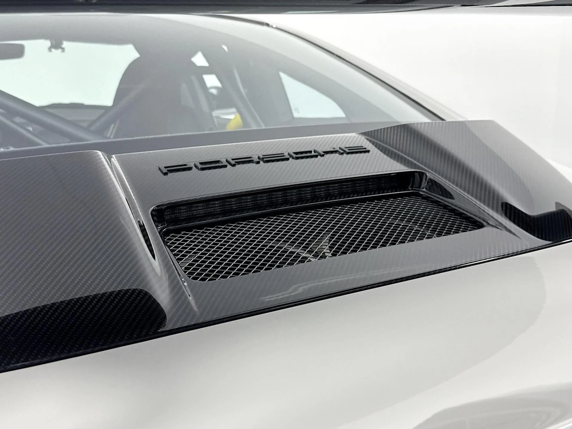 mph053_2688679105_Used_2018_Porsche_911_GT_2_RS_Weissach_Package_1784604512_ff36053dab