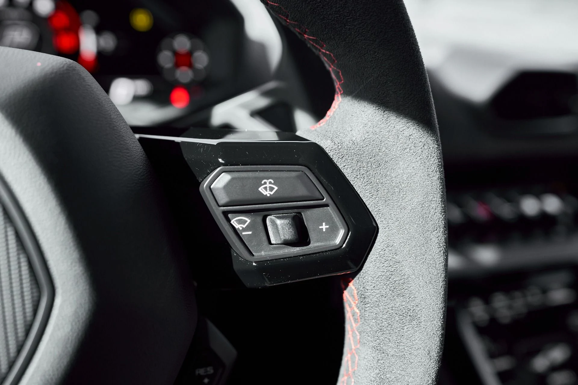 mph053_2695007885_Used_2023_Lamborghini_Huracan_Base_1764123640_d98bbdb432