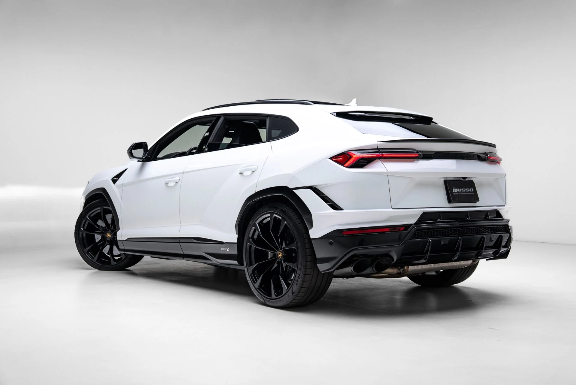mph053_2703819683_Used_2023_Lamborghini_Urus_S_1776203756_684c40aa69