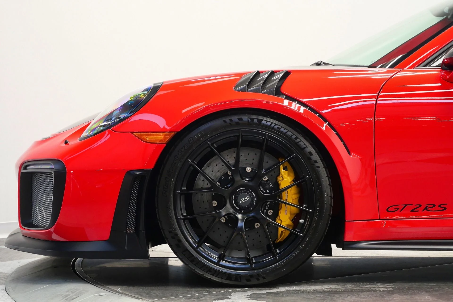 mph053_2714722269_Used_2018_Porsche_911_GT_2_RS_Weissach_Package_Front_Axle_Lift_1770139767_caf9b80c99