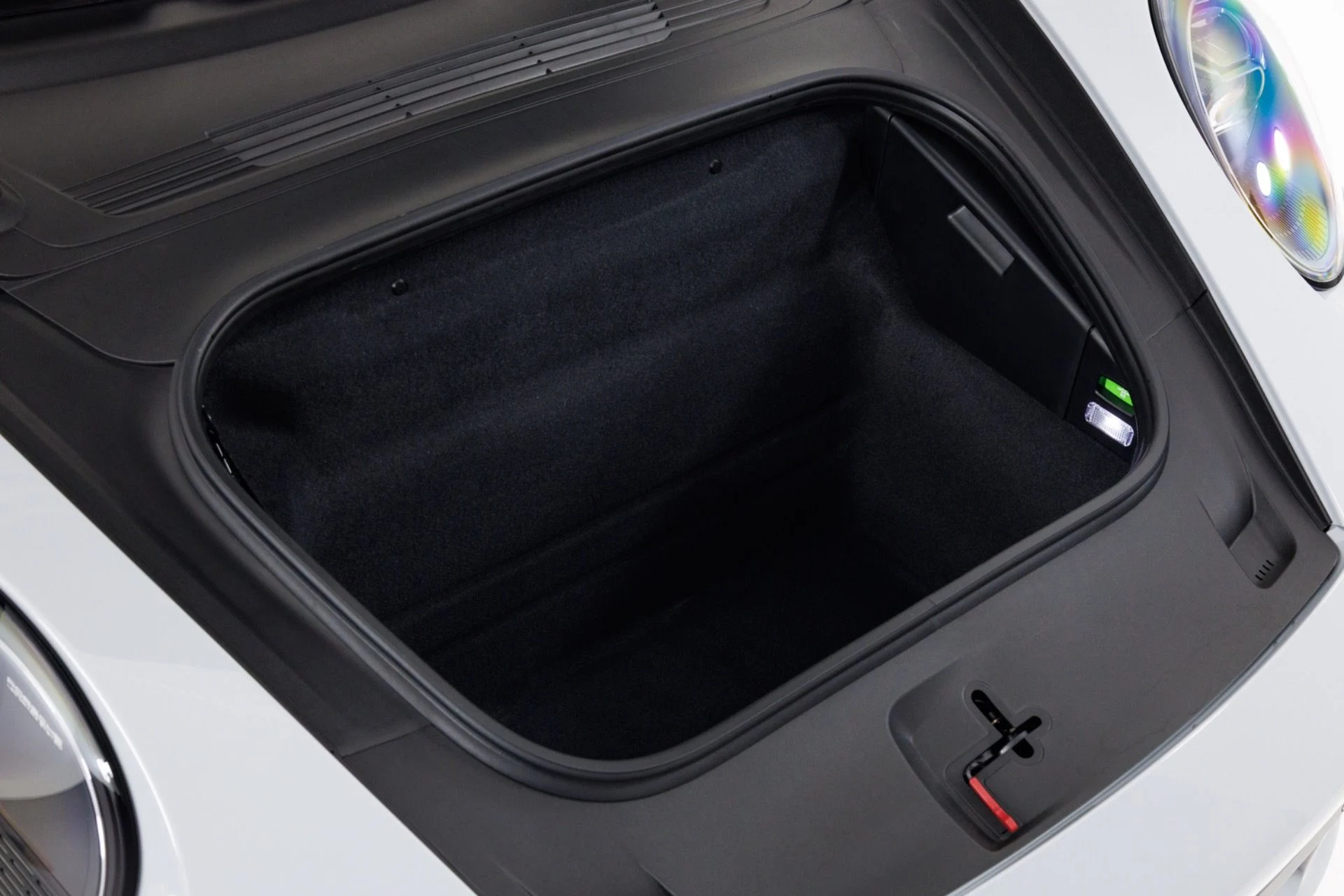 mph053_2726997251_Used_2023_Porsche_911_Sport_Classic_1775497652_23d2d7b670