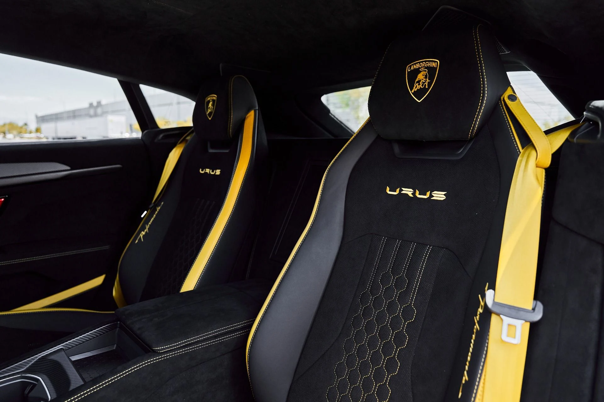 mph053_2728636449_Used_2024_Lamborghini_Urus_Performante_1778117044_41f21e8722