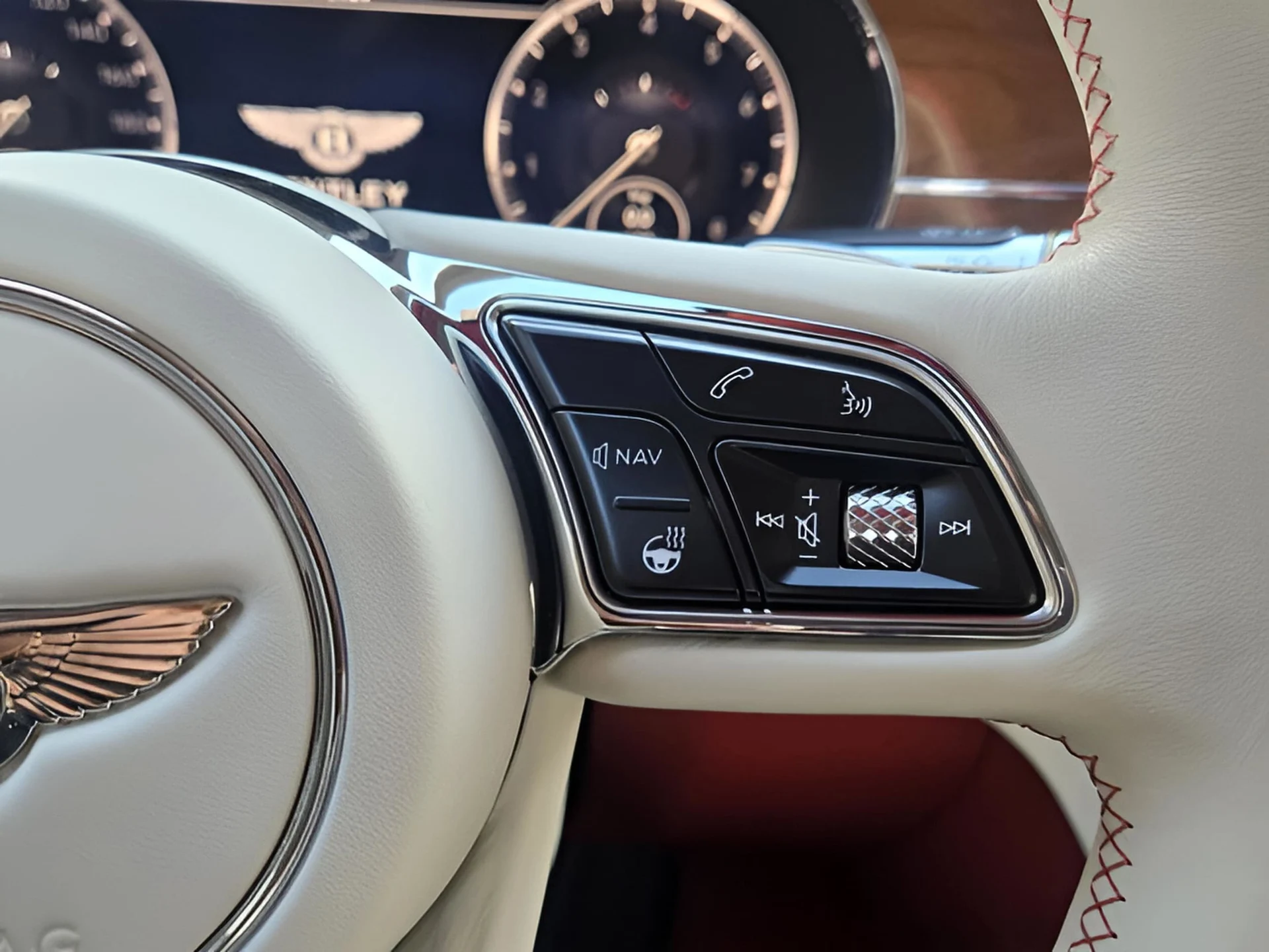 mph053_2735234057_89312a4a8a35ffb54bda100a5a7bdb5ax_3b6a8e2e55