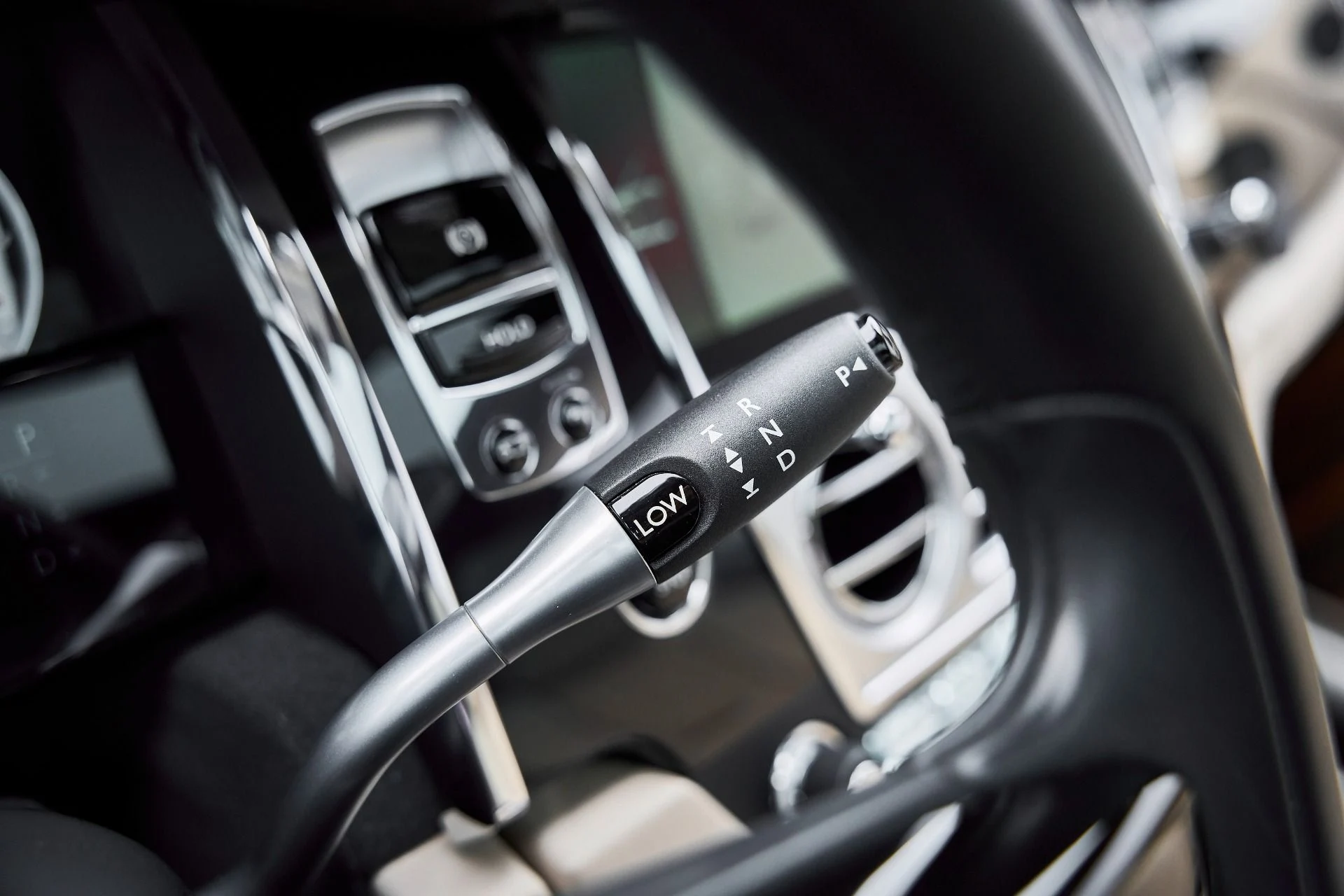 mph053_273764540_Used_2014_Rolls_Royce_Wraith_Base_1767151040_27593c9b47