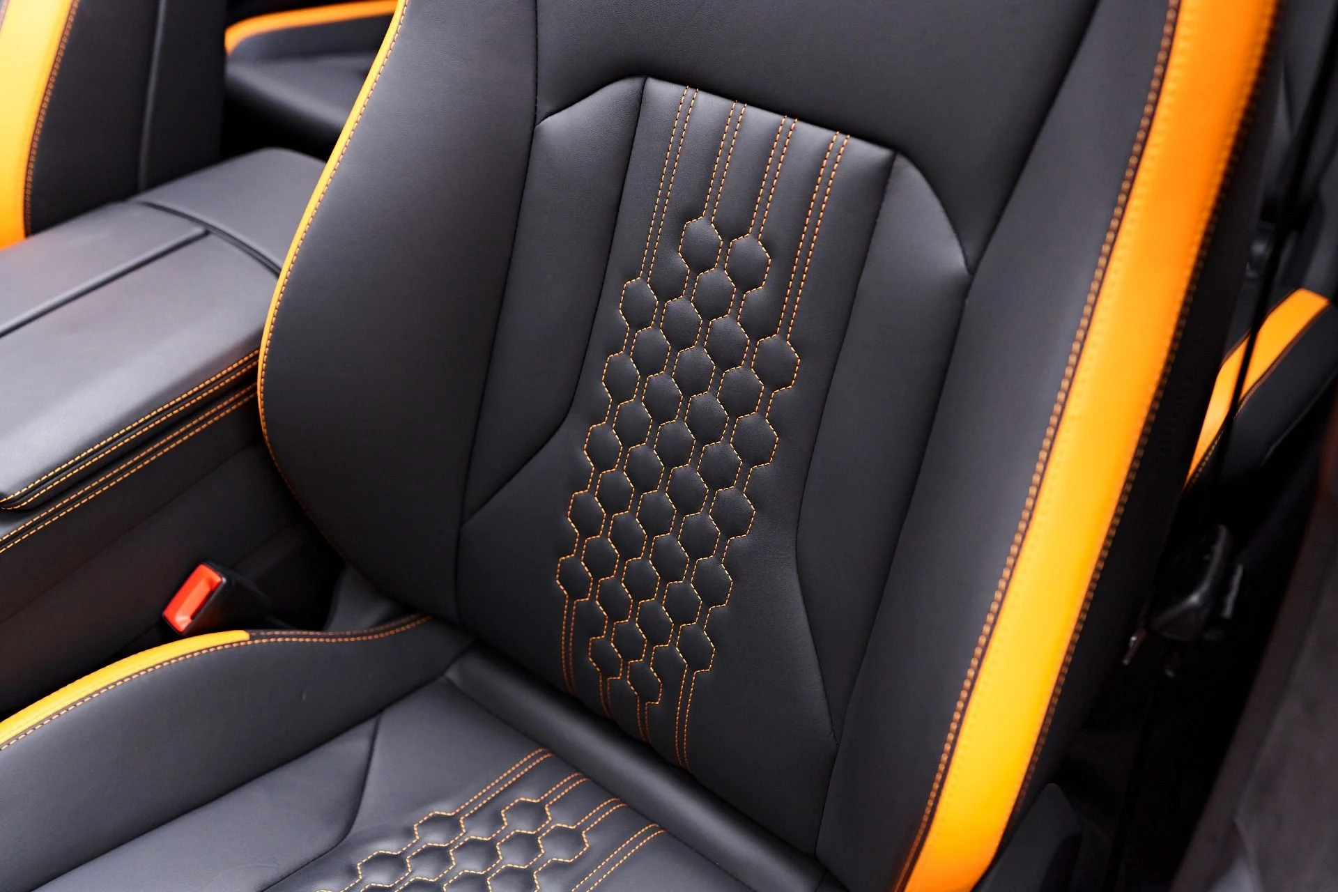 mph053_275540442_Used_2023_Lamborghini_Urus_S_1747338722_49d677c979