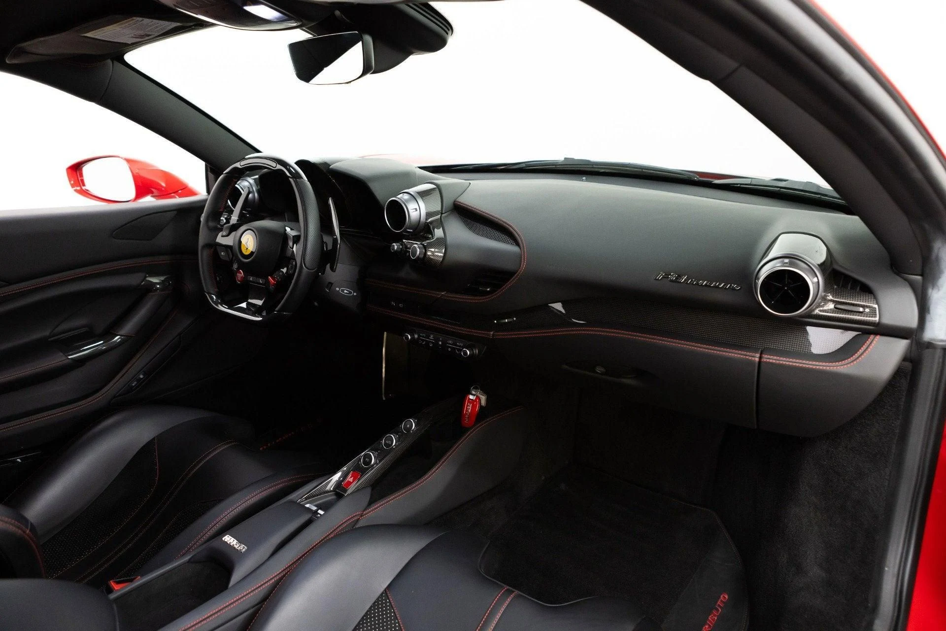 mph053_2761666399_Used_2020_Ferrari_F8_Tributo_1777367310_77b0212829