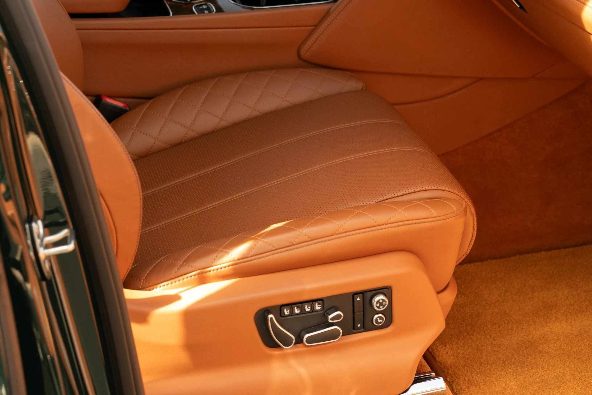 mph053_2775478578_Used_2017_Bentley_Bentayga_W12_First_Edition_1762986986_6d6258ec4f