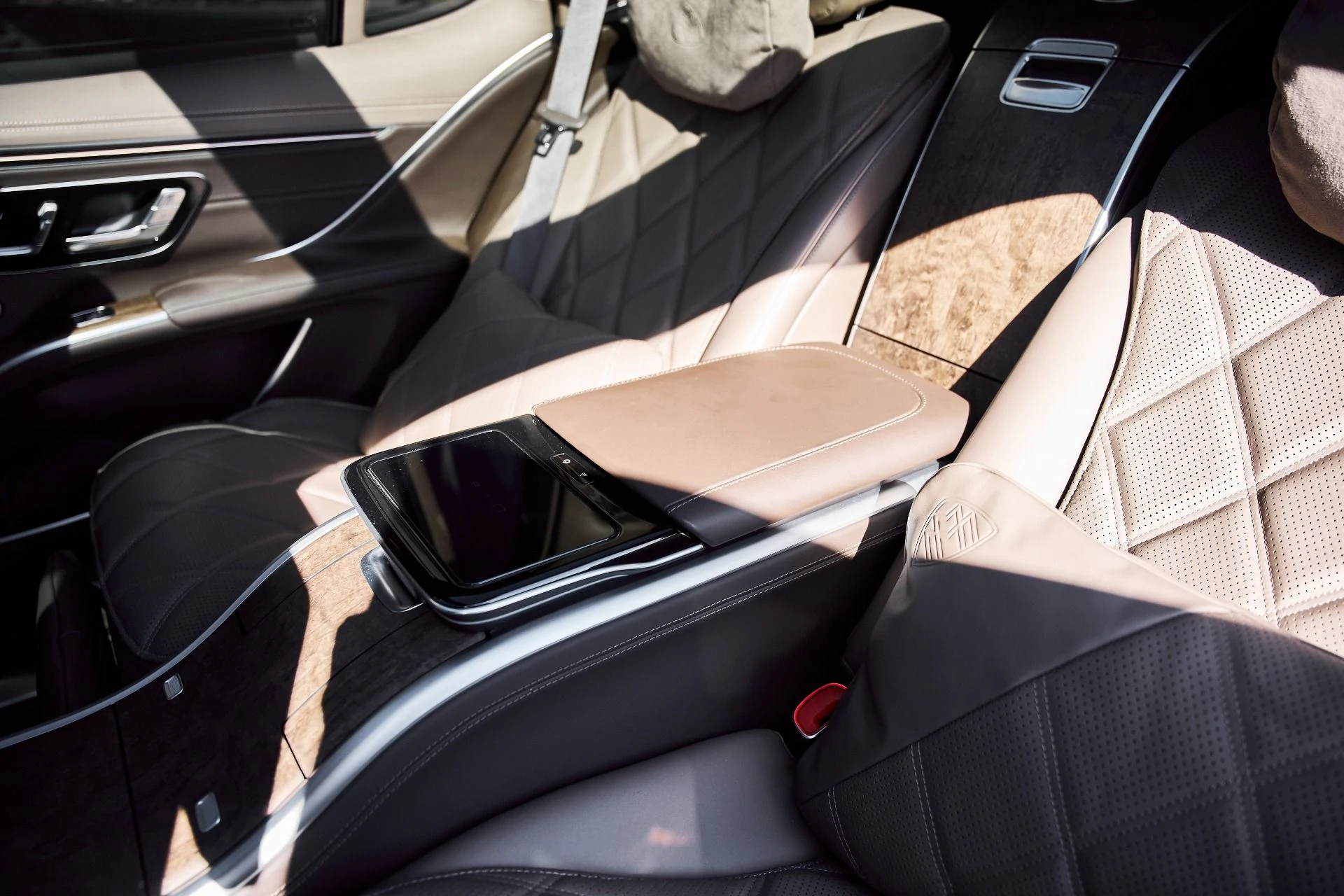 mph053_2787168635_Used_2025_Mercedes_Benz_EQS_Maybach_EQS_680_1770508825_de5ce07d9d