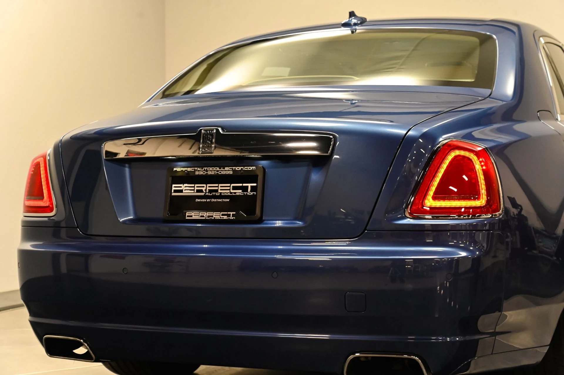mph053_2813481916_Used_2012_Rolls_Royce_Ghost_Base_1791906503_3ca819eaea
