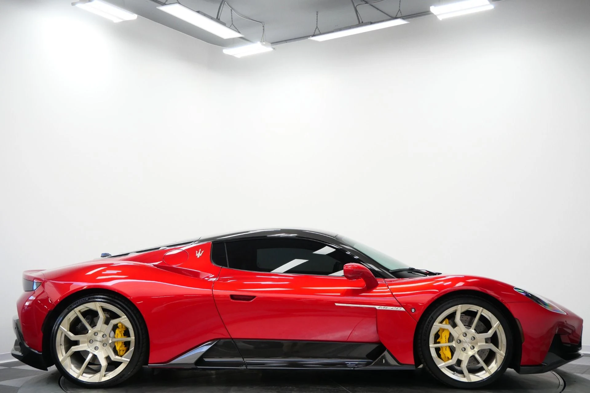 mph053_2864406398_Used_2022_Maserati_MC_20_Amazing_Color_Full_Leather_Interior_Forged_Wheels_1773426495_f2b97c2808