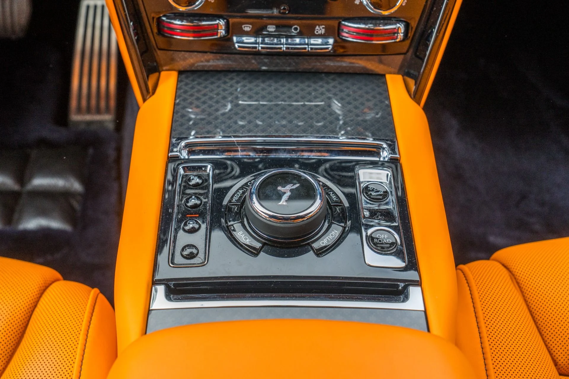 mph053_2876719462_Used_2023_Rolls_Royce_Black_Badge_Cullinan_1772494376_b87d99a54c