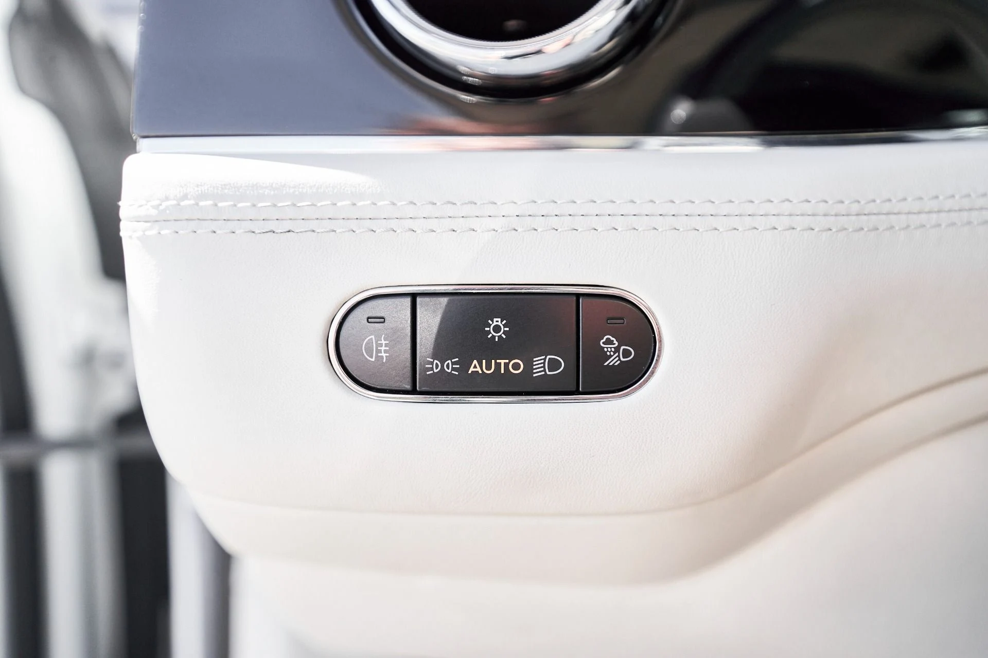 mph053_2896872726_Used_2024_Bentley_Bentayga_Hybrid_S_1759985924_73db0e25b5