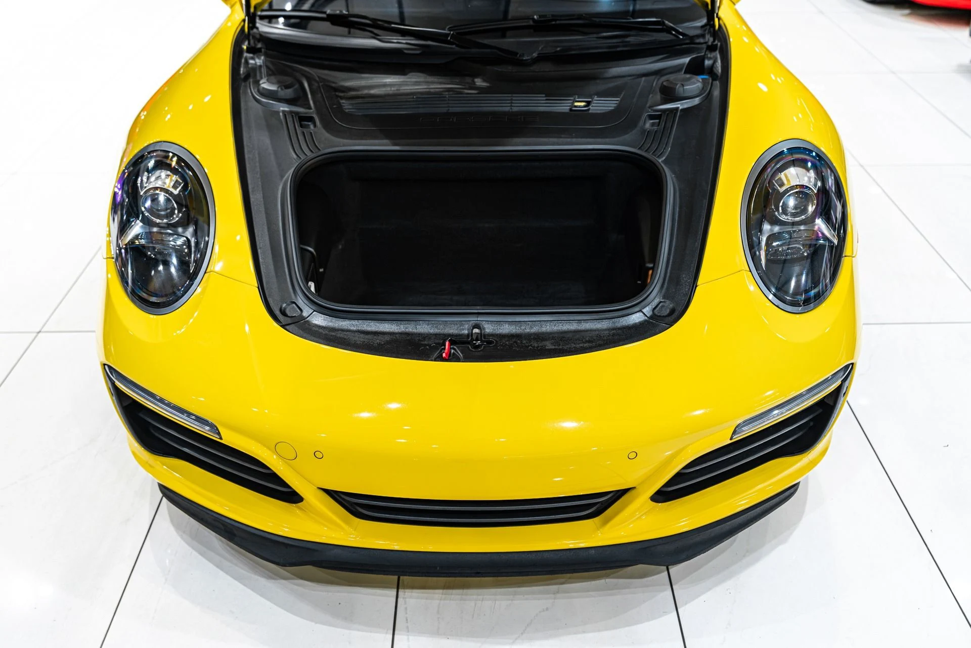 mph053_2909834743_13056_p54_l_0394f361df