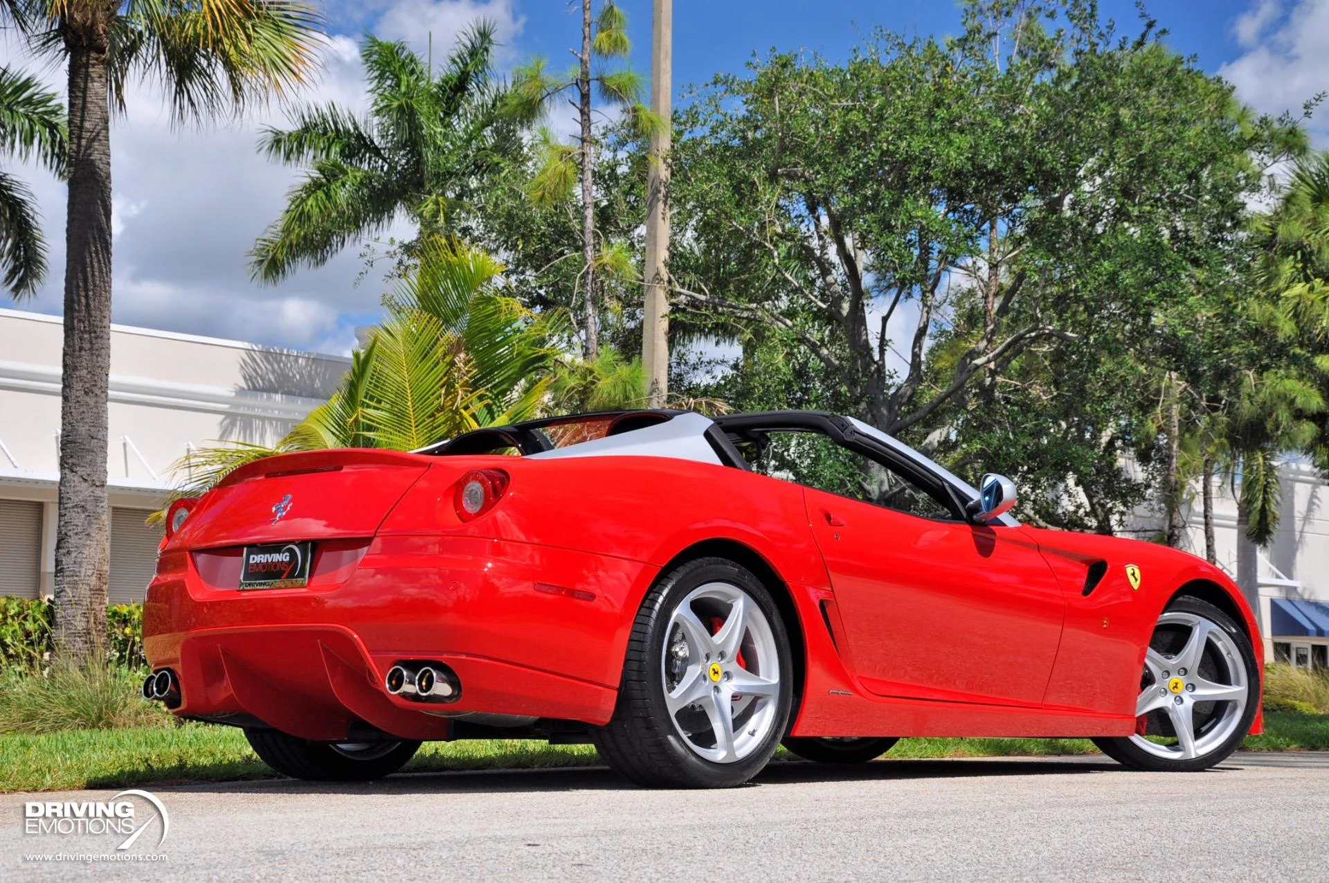 mph053_2916371078_438_p54_l_5b78226dc2