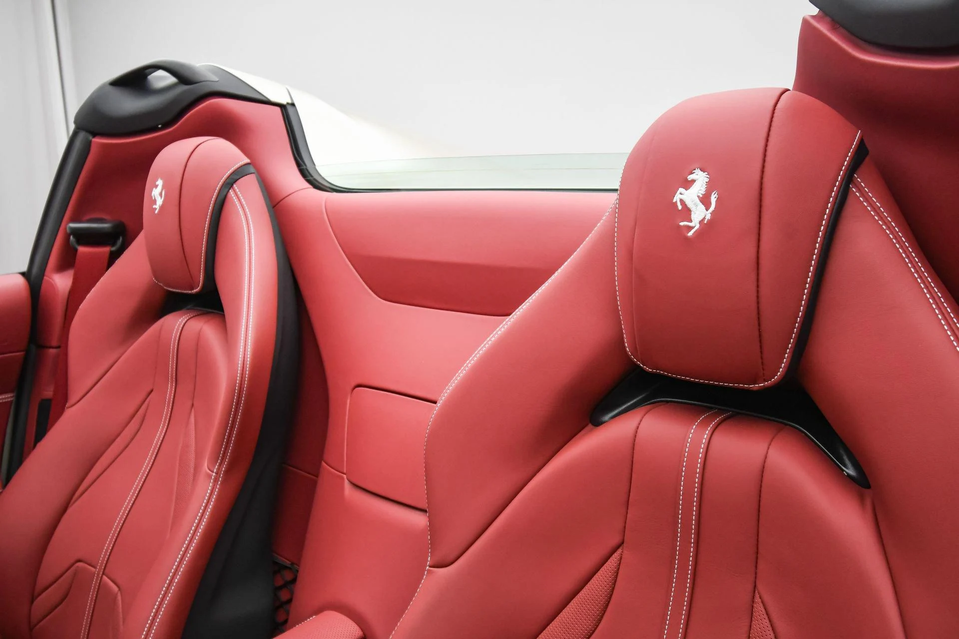 mph053_2925153428_Used_2023_Ferrari_812_GTS_1733995126_91bf4b4843