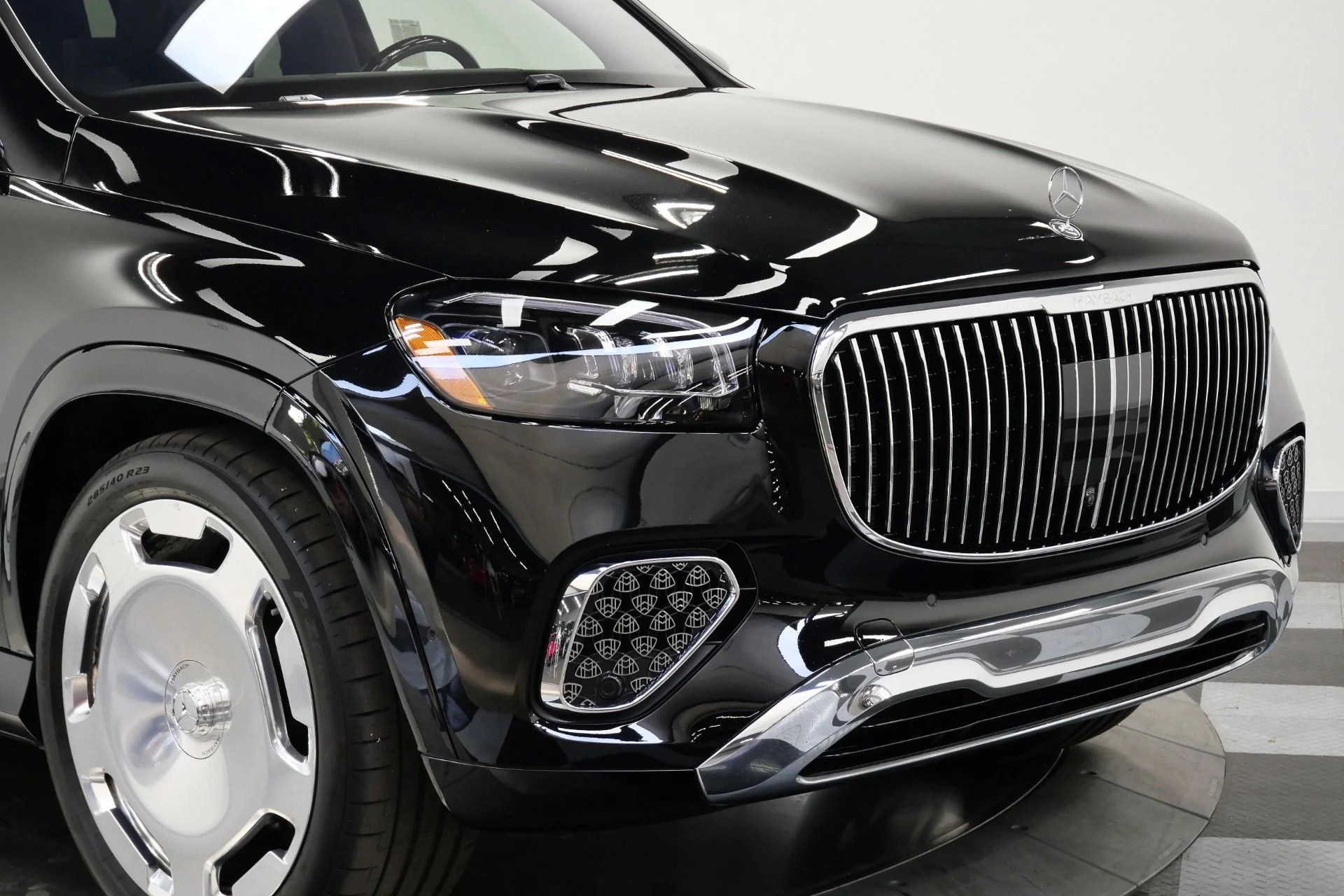mph053_2925975396_Used_2025_Mercedes_Benz_Maybach_GLS_600_4_MATIC_Monoblock_Wheels_4_Seat_Configuration_Rear_Entertainment_1776793710_605b9ab556