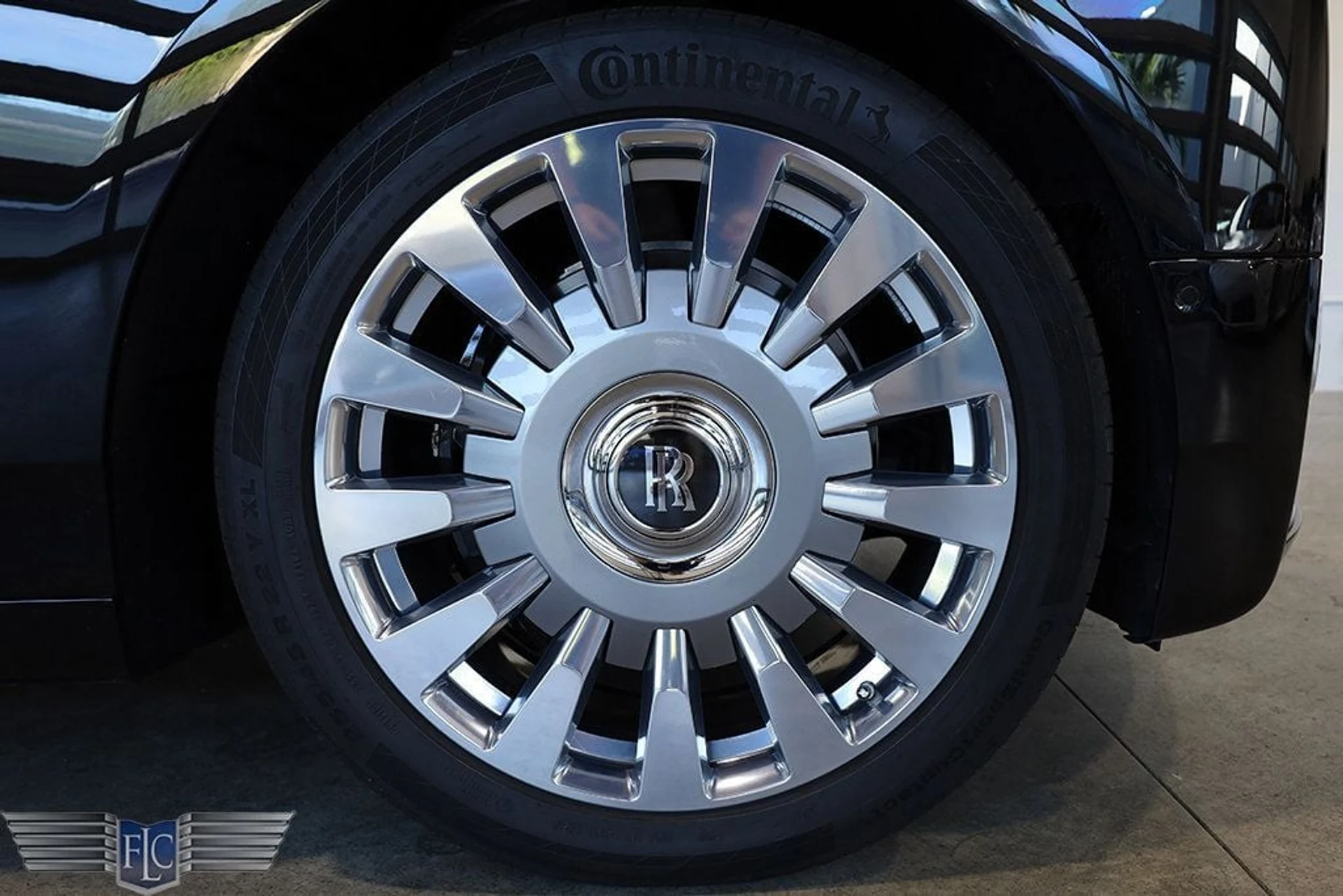 mph053_294254947_used_2023_rolls_royce_phantom_extendedwheelbasesedan_9689_22919608_54_1024_c9b95309e3