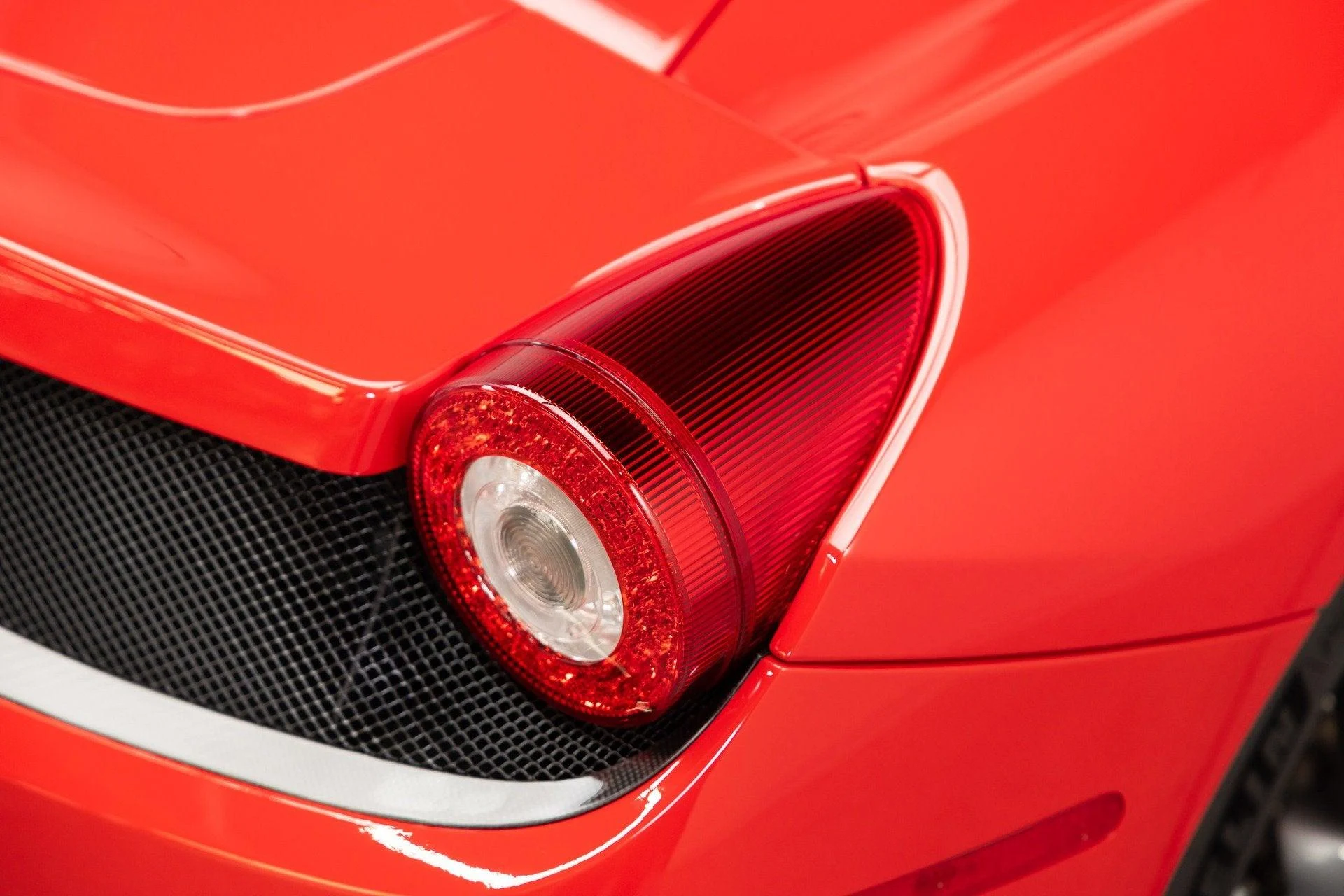 mph053_2950362395_Used_2013_Ferrari_458_Spider_1791380426_95b9d0630e