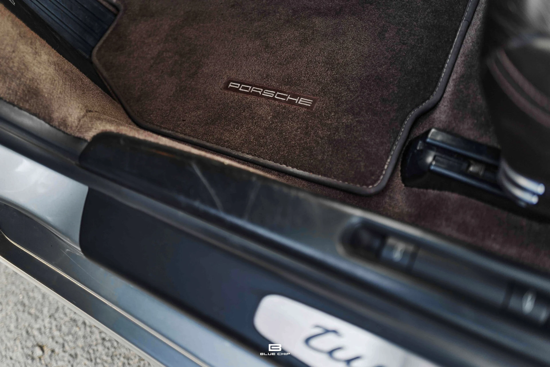 mph053_2965453605_699f2b426a05a9c5f83b507f_L1170985_bd7257b8ba